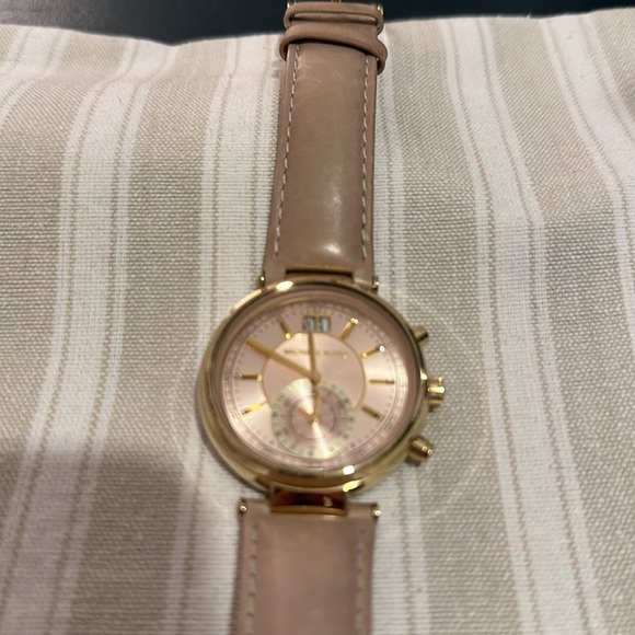 Authentic Michael Kors Women’s Watch, MK-2529 in Rose Gold and Light Tan Leather - Picture 7 of 15